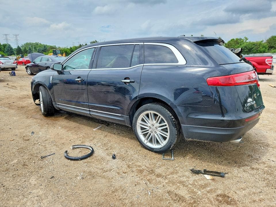 2019 LINCOLN MKT 2