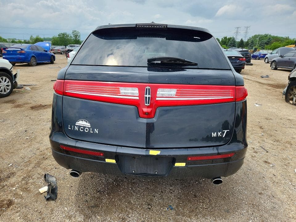 2019 LINCOLN MKT 6