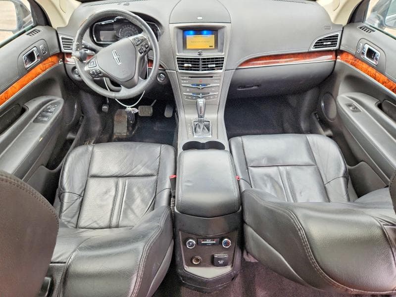 2019 LINCOLN MKT 8