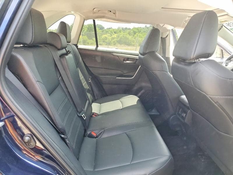2025 TOYOTA RAV4 XLE PREMIUM XLE PREMIUM 11