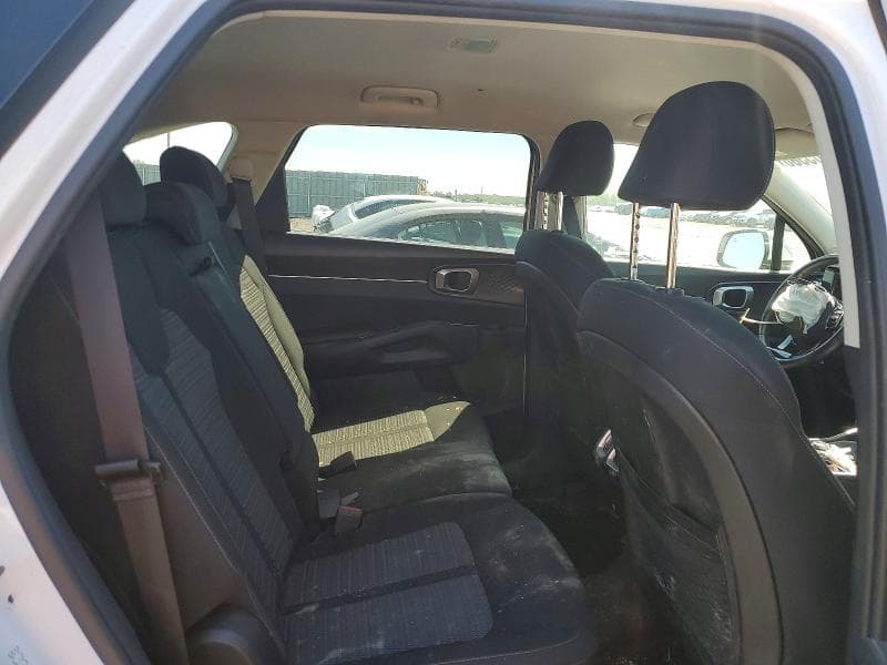 2021 KIA SORENTO LX 11
