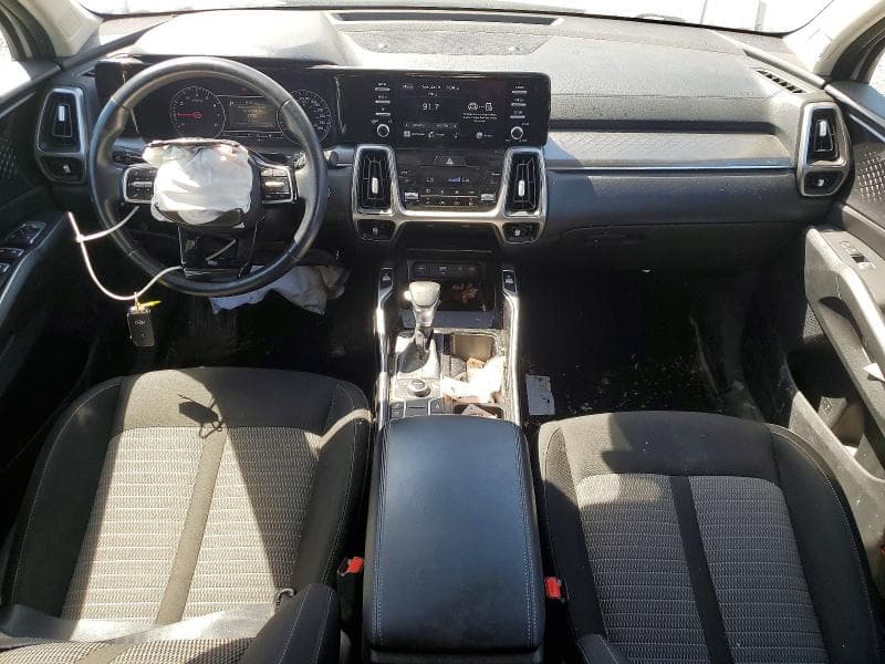 2021 KIA SORENTO LX 8