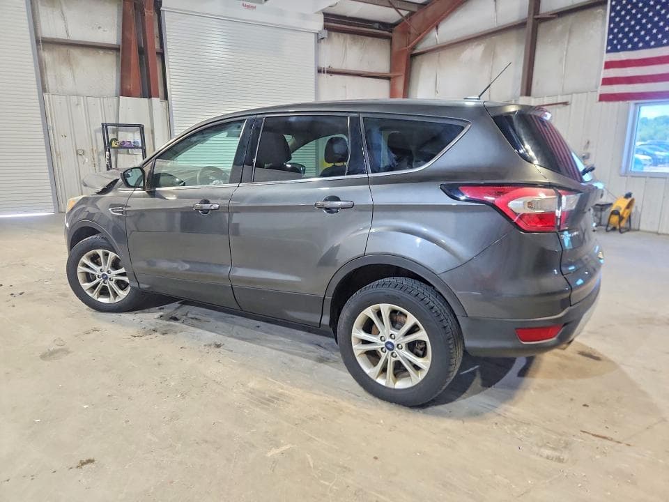 2017 FORD ESCAPE SE 2