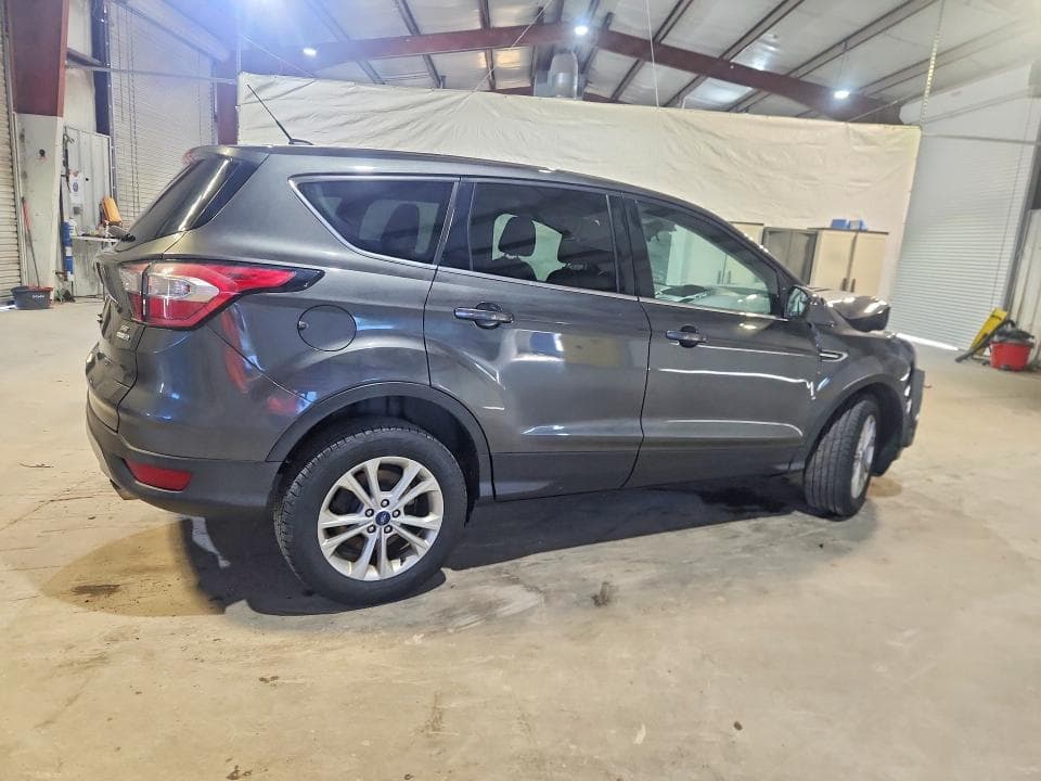 2017 FORD ESCAPE SE 3