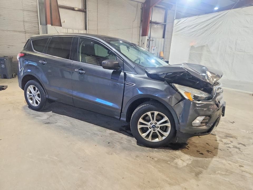 2017 FORD ESCAPE SE 4
