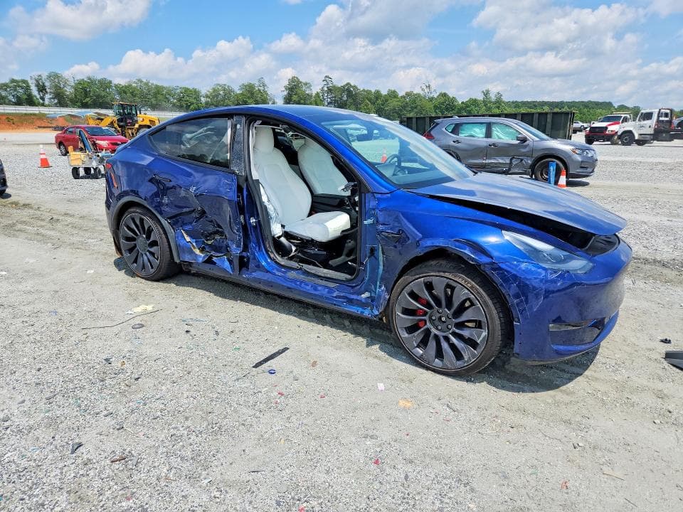 2021 TESLA MODEL Y 4