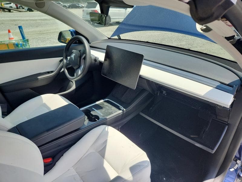 2021 TESLA MODEL Y 8