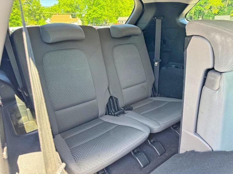2017 HYUNDAI SANTA FE SE 8