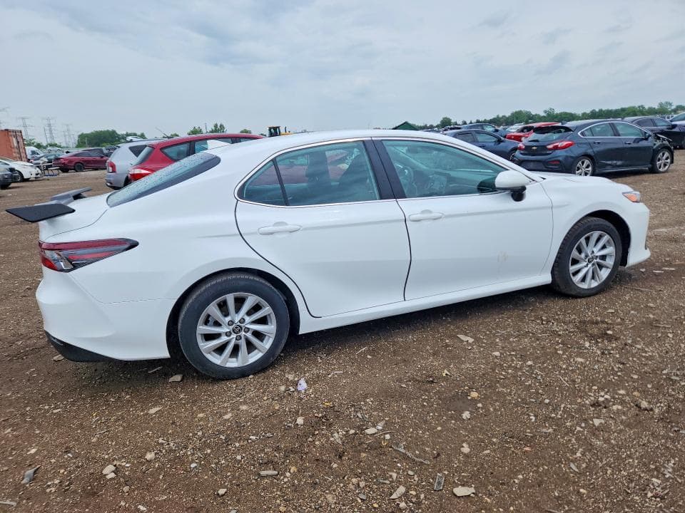 2022 TOYOTA CAMRY LE 3