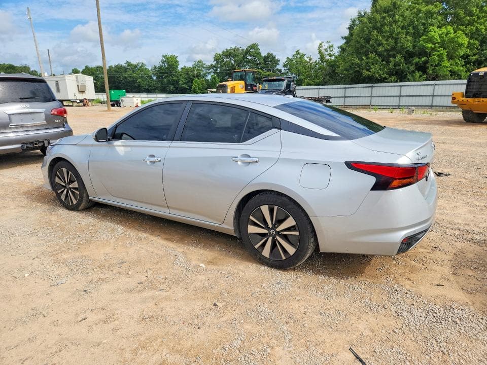 2022 NISSAN ALTIMA SV 2