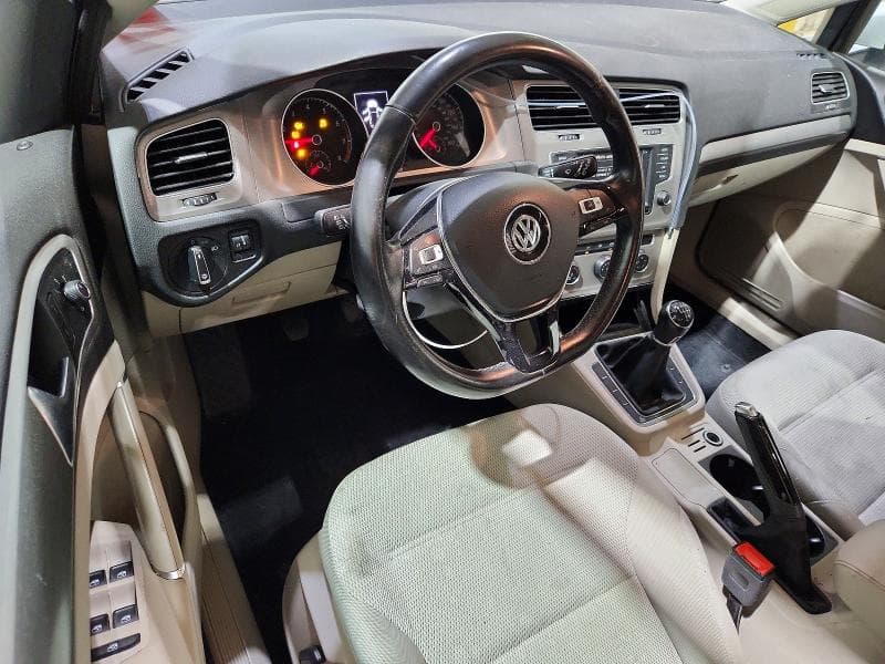 2017 VOLKSWAGEN GOLF S S 8