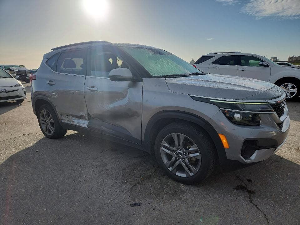 2022 KIA SELTOS S 4