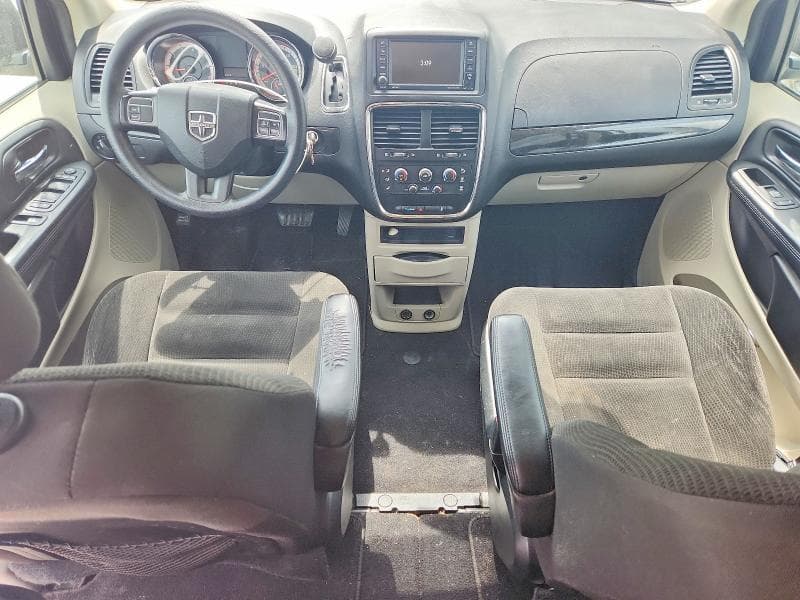 2017 DODGE GRAND CARAVAN SE 8