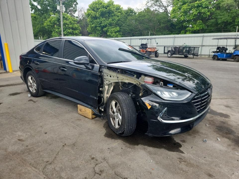 2022 HYUNDAI SONATA SE 4