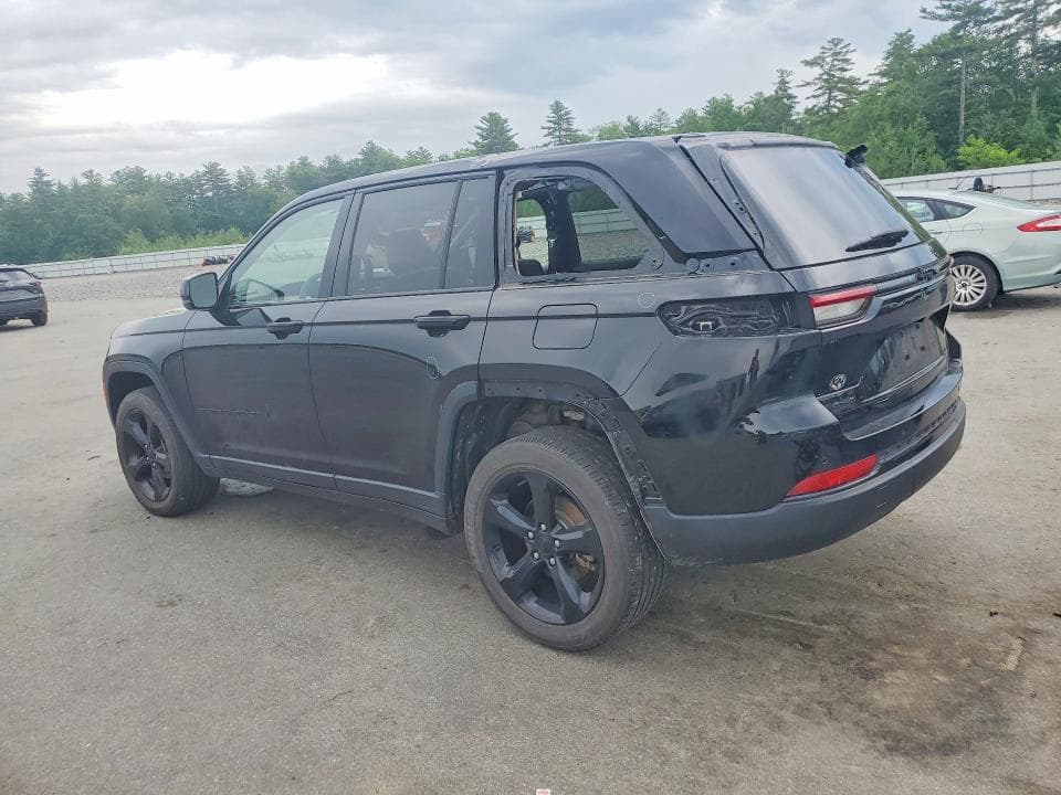 2023 JEEP GRAND CHEROKEE LAREDO 2