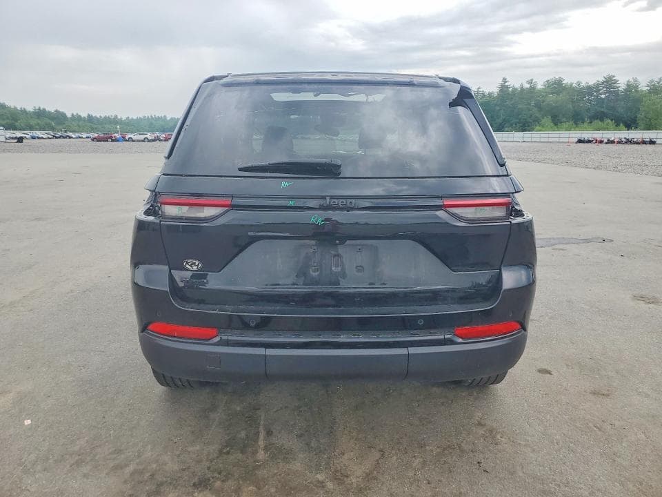 2023 JEEP GRAND CHEROKEE LAREDO 6