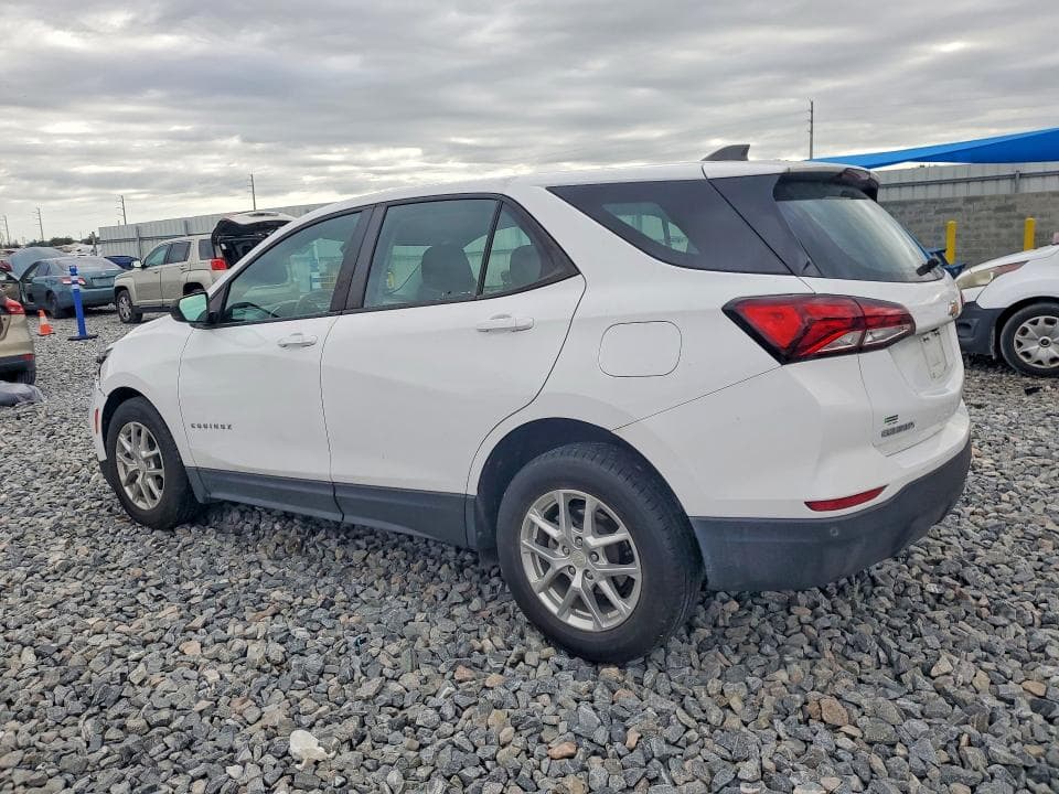 2022 CHEVROLET EQUINOX LS 2