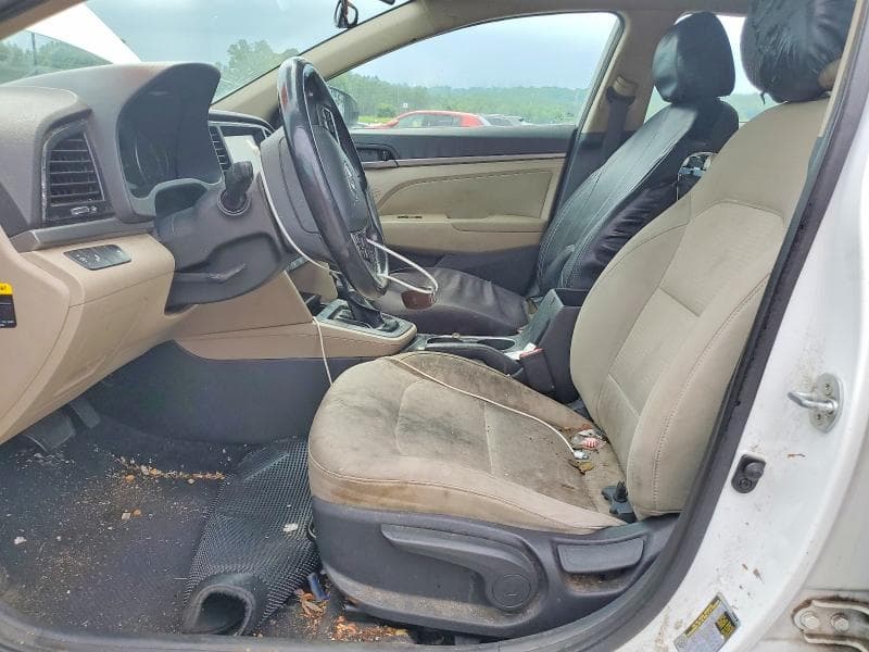 2017 HYUNDAI ELANTRA SE 8