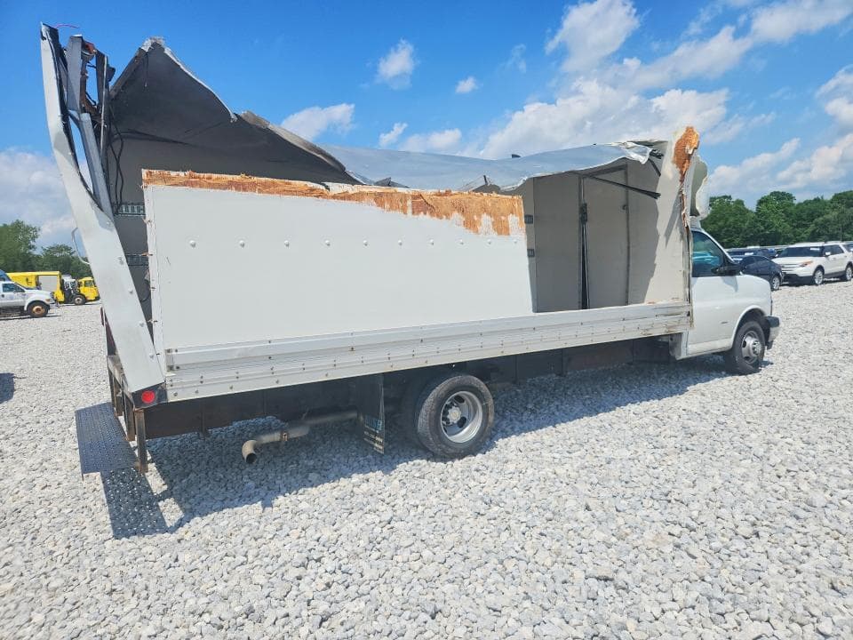 2023 CHEVROLET EXPRESS DELIVERY TRUCK 3