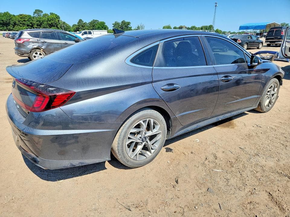 2023 HYUNDAI SONATA SEL 3