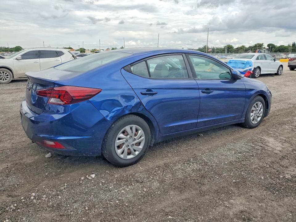 2019 HYUNDAI ELANTRA SE 3