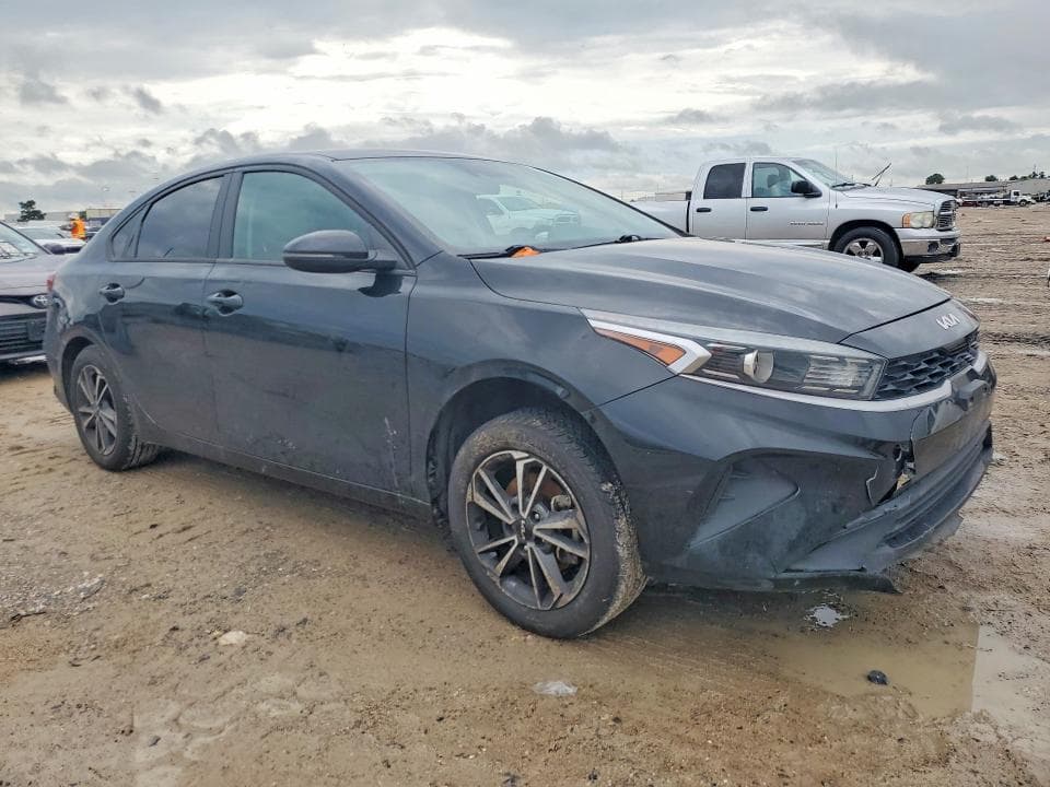 2022 KIA FORTE LXS 4