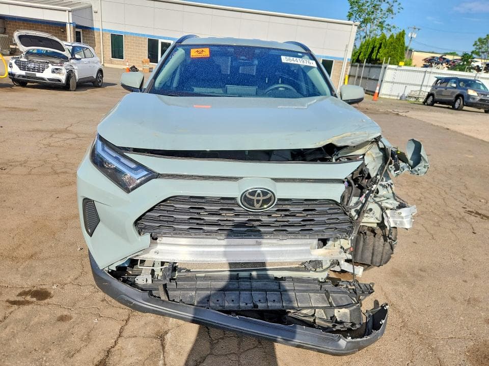 2022 TOYOTA RAV4 XLE 5