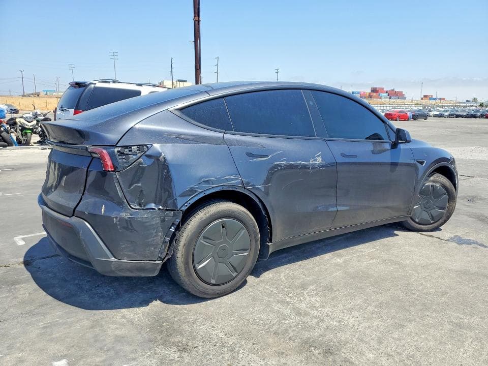 2026 TESLA MODEL Y 3