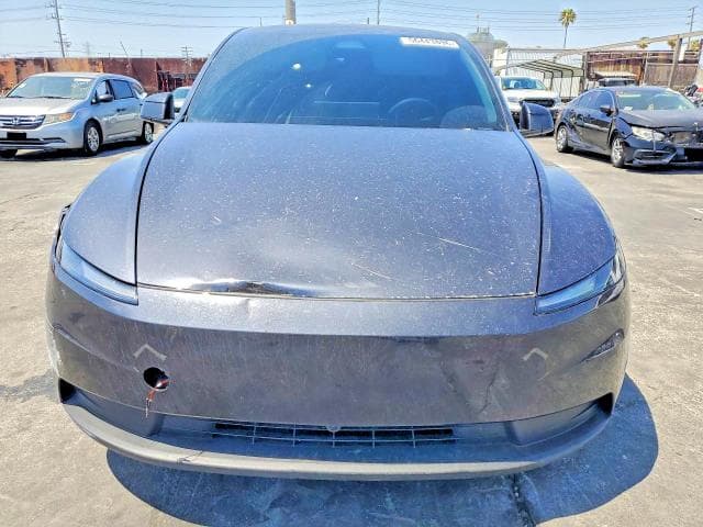 2026 TESLA MODEL Y 5
