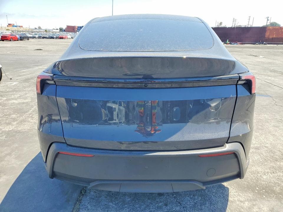 2026 TESLA MODEL Y 6