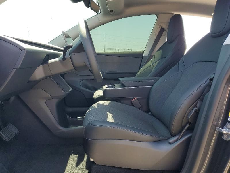 2026 TESLA MODEL Y 7