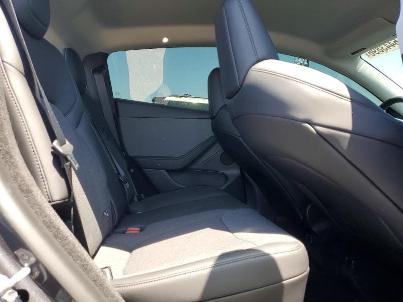 2026 TESLA MODEL Y 10