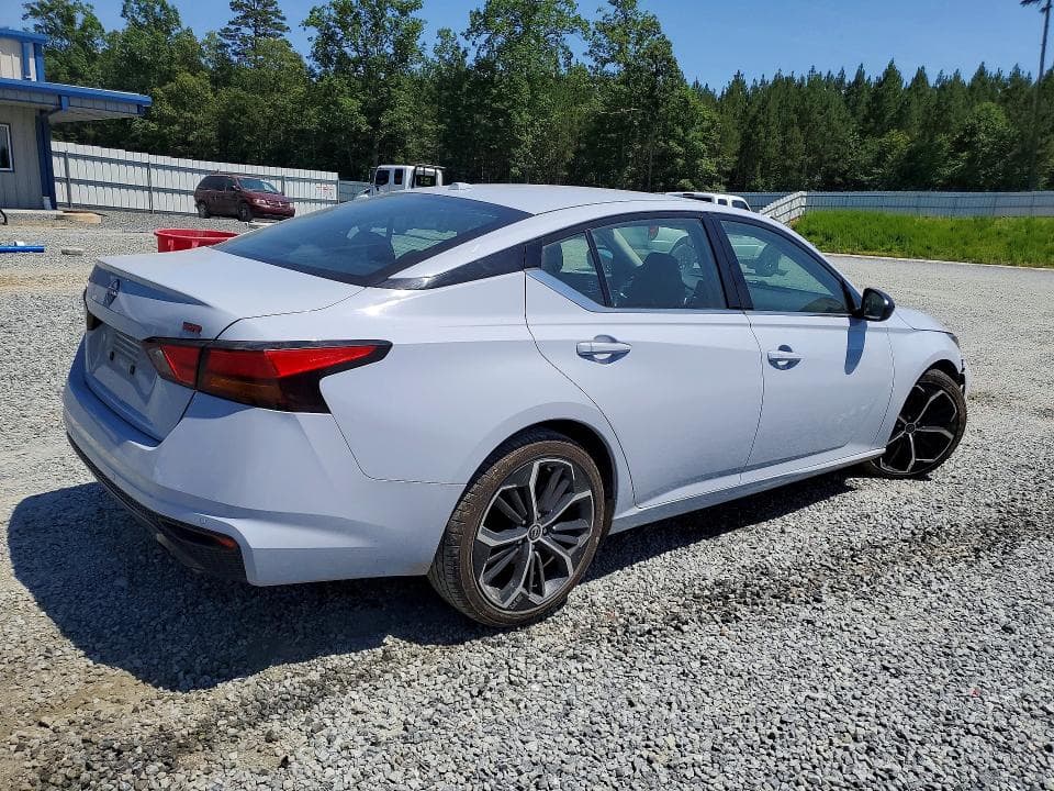 2023 NISSAN ALTIMA SR 3