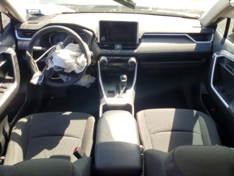 2024 TOYOTA RAV4 LE 8