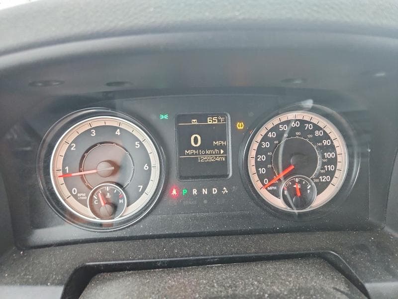 2016 RAM 1500 ST 9