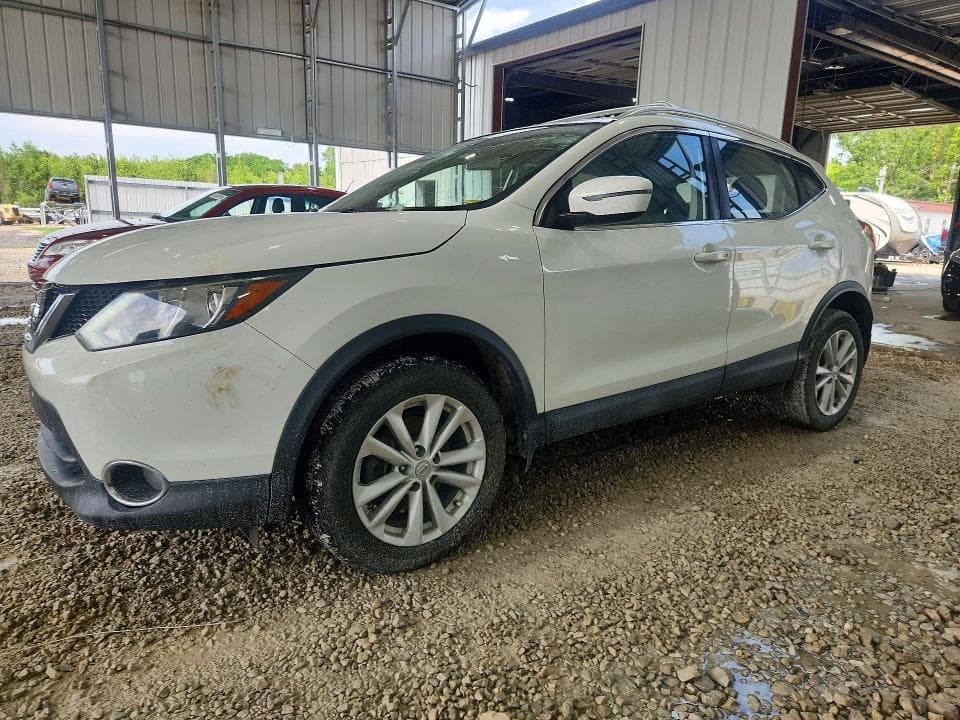 2017 NISSAN ROGUE - 1