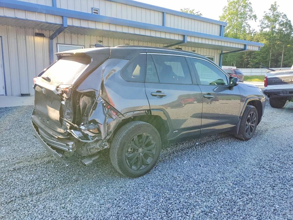 2024 TOYOTA RAV4 XSE 3
