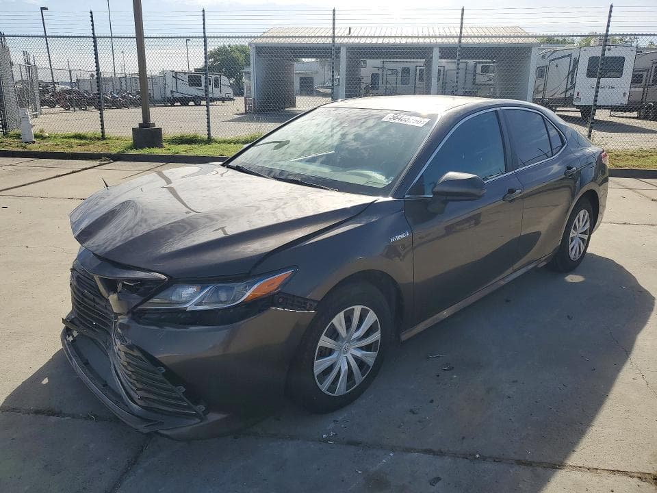 2018 TOYOTA CAMRY LE - 1