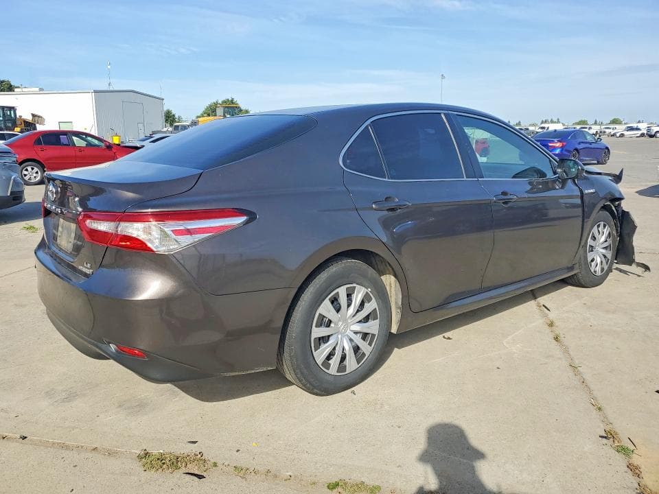 2018 TOYOTA CAMRY LE 3
