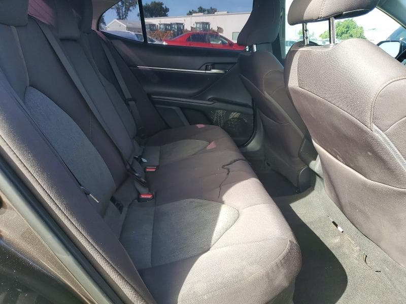 2018 TOYOTA CAMRY LE 10