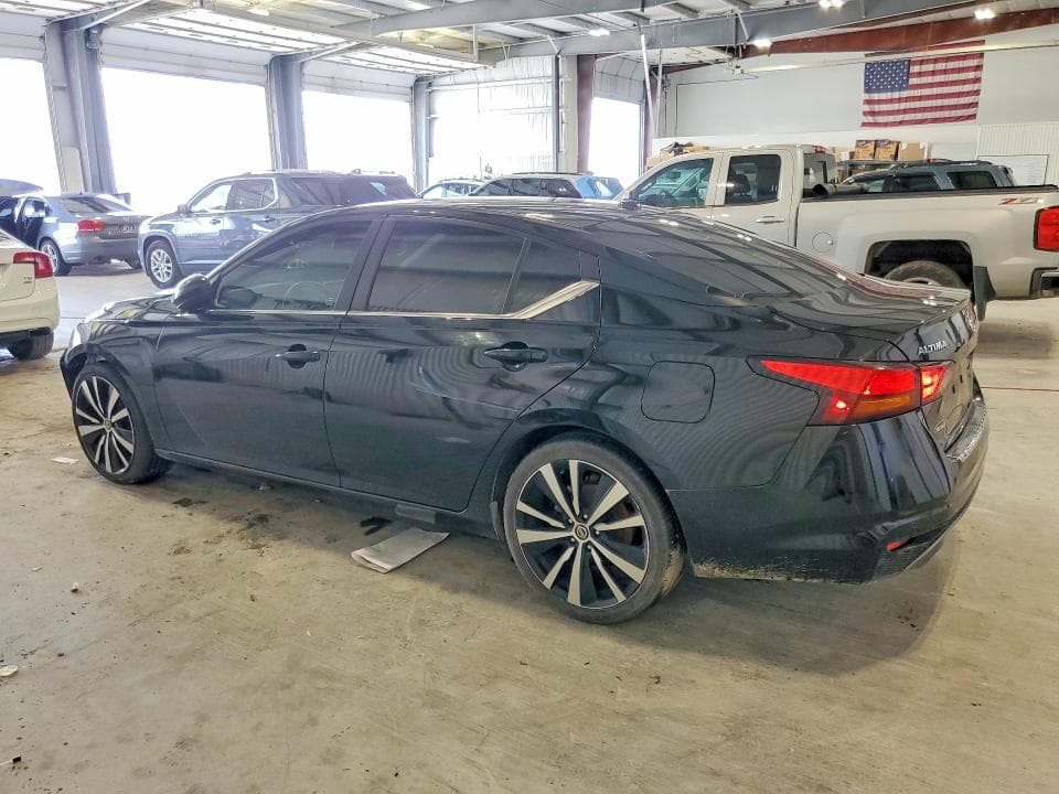 2022 NISSAN ALTIMA SR 2