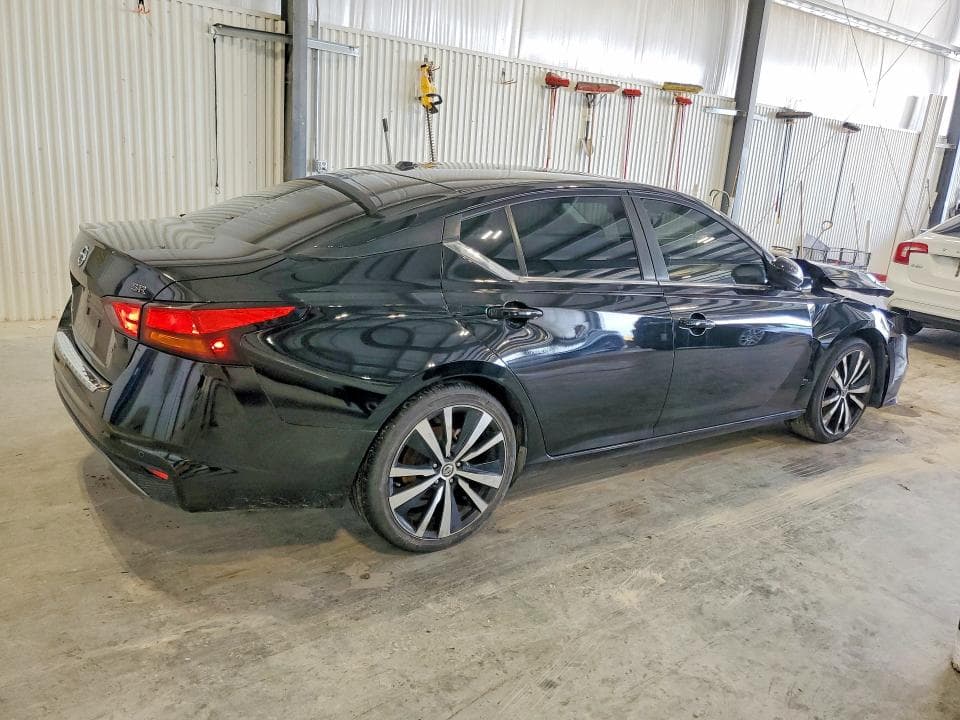 2022 NISSAN ALTIMA SR 3