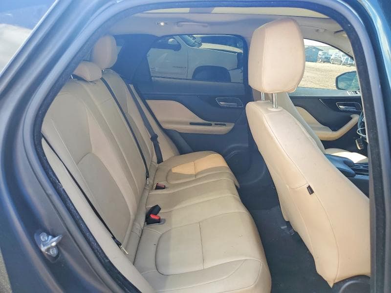 2018 JAGUAR F-PACE PREMIUM PREMIUM 11