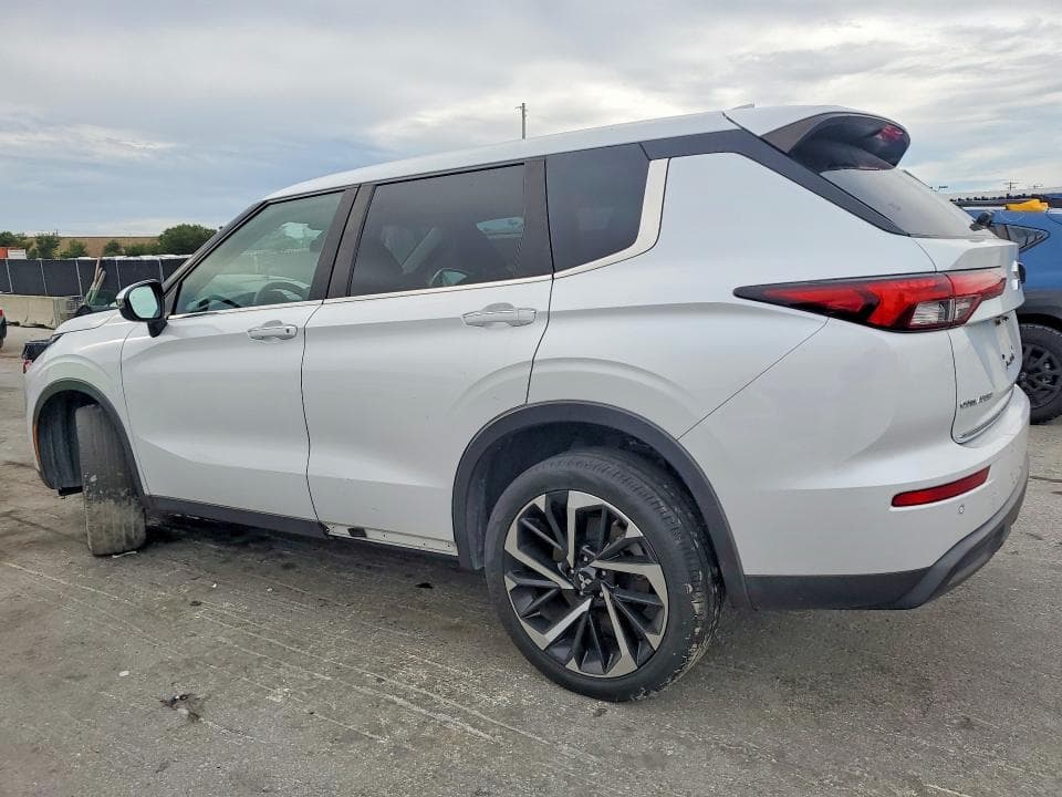 2022 MITSUBISHI OUTLANDER ES ES 3