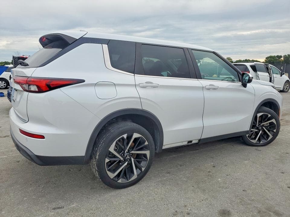 2022 MITSUBISHI OUTLANDER ES ES 4