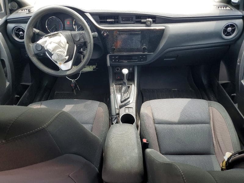 2018 TOYOTA COROLLA LE 8