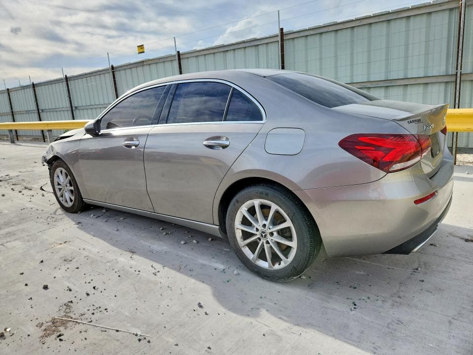 2020 MERCEDES-BENZ A 220 2