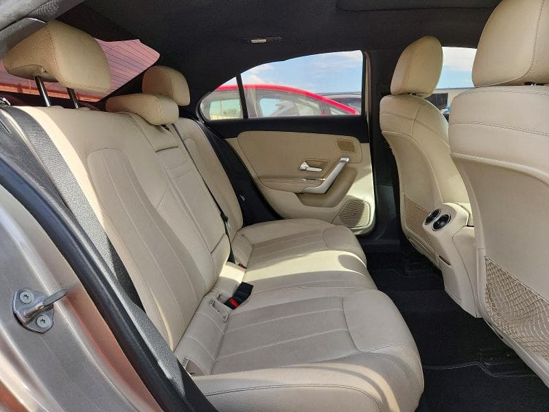 2020 MERCEDES-BENZ A 220 10