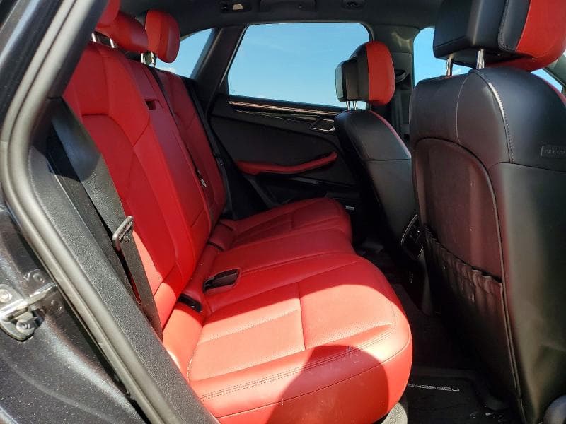 2021 PORSCHE MACAN 11