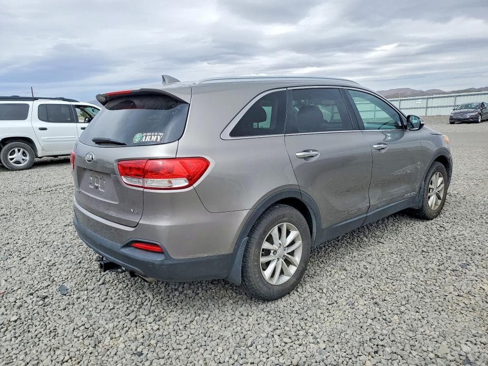 2018 KIA SORENTO LX V6 3